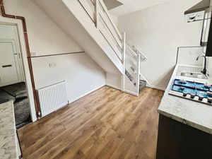 Kitchen- click for photo gallery
